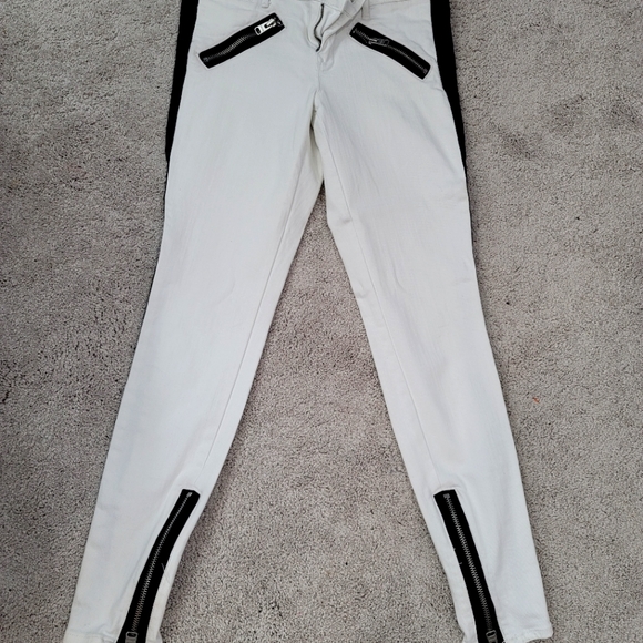 Express jeans black and white